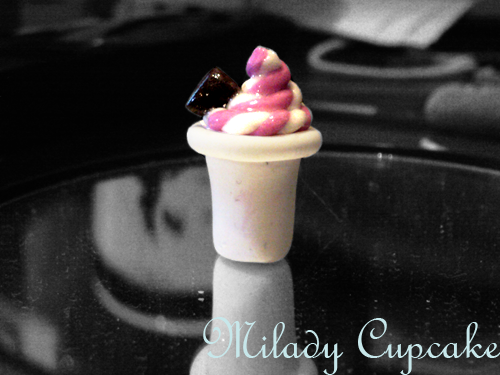 http://miladycupcake.cowblog.fr/images/Imagesarticles/Glace01.png